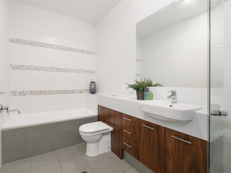 2/22 Billington Street, Labrador QLD 4215