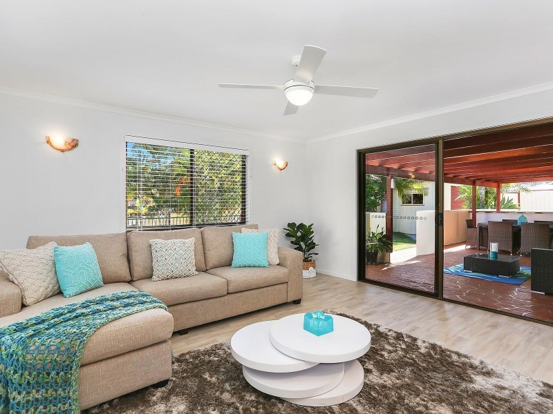 21 Plateau Crescent, Carrara QLD 4211