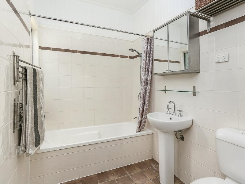 40 Ernest Street, Labrador QLD 4215