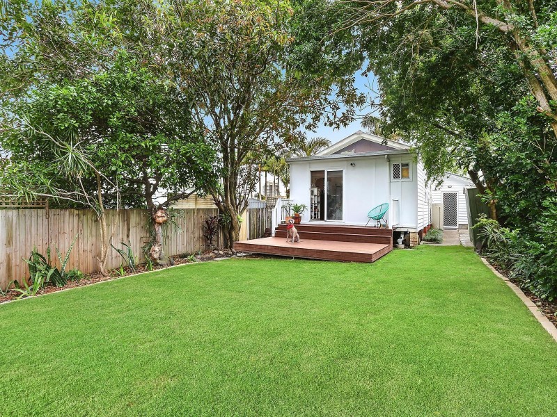 40 Ernest Street, Labrador QLD 4215