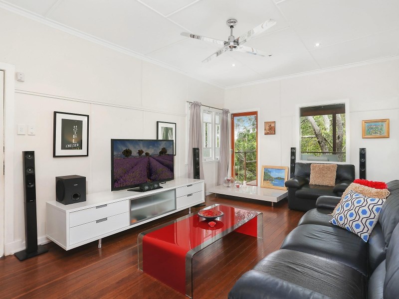 1/2 Musgrave Avenue, Southport QLD 4215