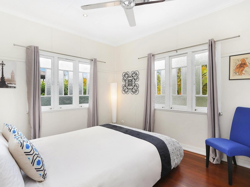 1/2 Musgrave Avenue, Southport QLD 4215