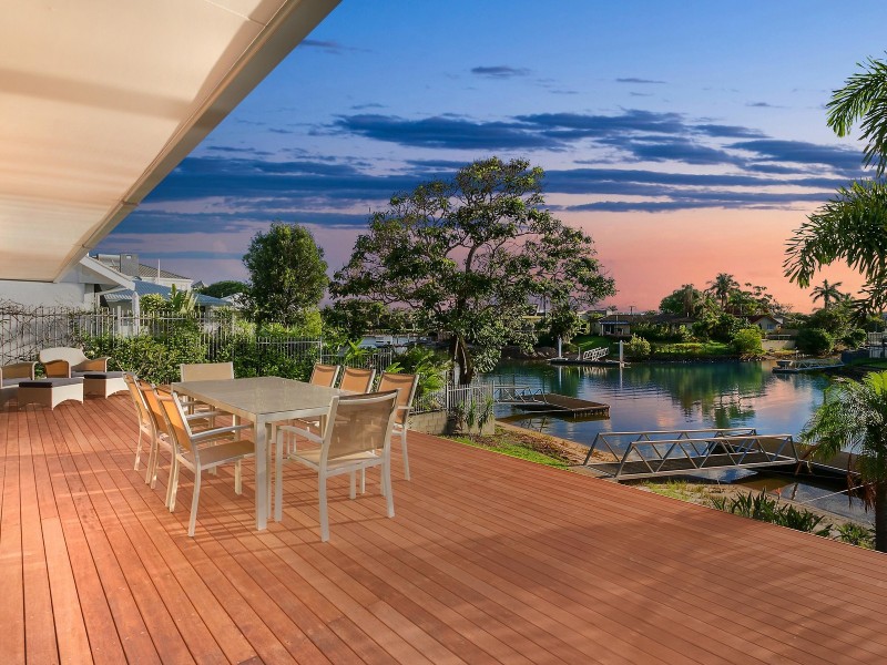 13 La Scala Court, Isle Of Capri QLD 4217