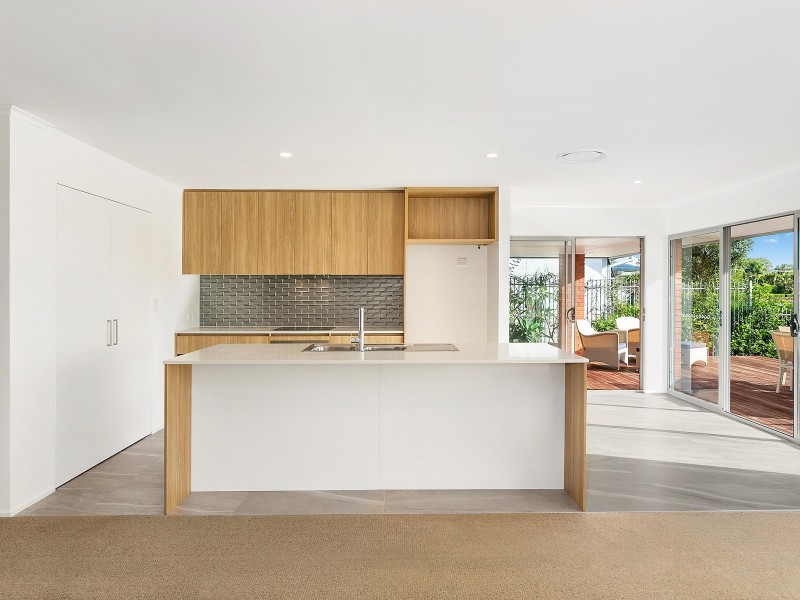 13 La Scala Court, Isle Of Capri QLD 4217