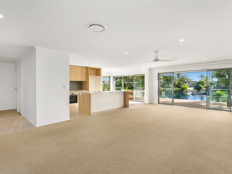 13 La Scala Court, Isle Of Capri QLD 4217