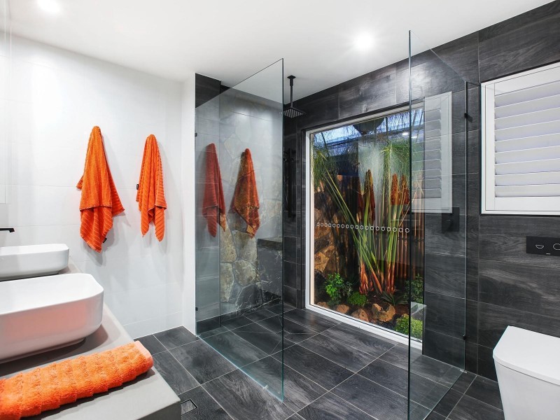 49 Saint Andrews Avenue, Isle Of Capri QLD 4217