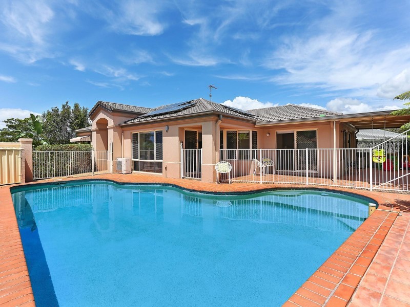 6 Abby Crescent, Ashmore QLD 4214