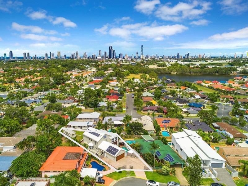 9 Solar Court, Benowa QLD 4217