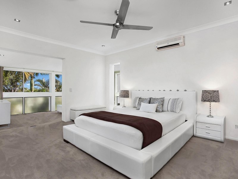 9 Solar Court, Benowa QLD 4217