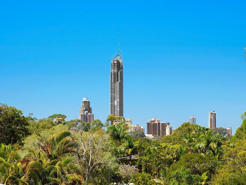 9 Solar Court, Benowa QLD 4217