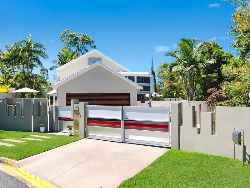 9 Solar Court, Benowa QLD 4217