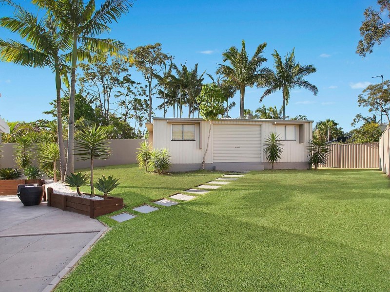 9 Solar Court, Benowa QLD 4217