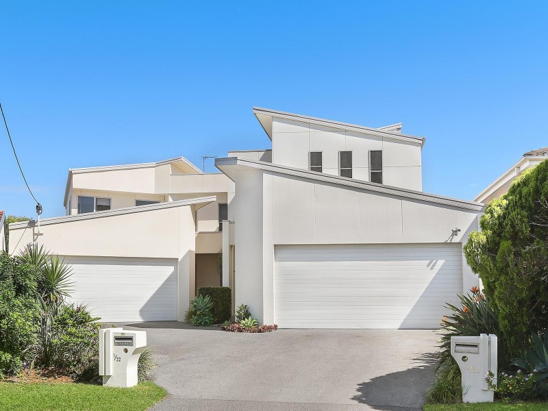 2/22 Annoula Avenue, Biggera Waters QLD 4216