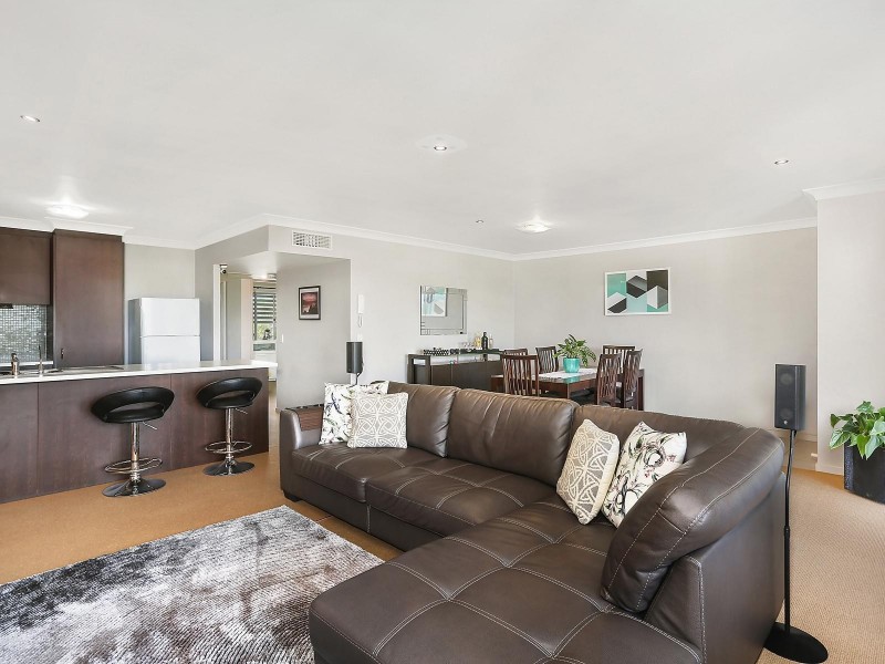 1111/33 Clark Street, Biggera Waters QLD 4216