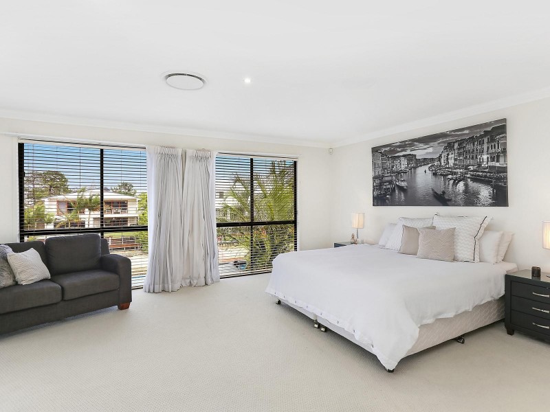 19 Sarasota Key, Broadbeach Waters QLD 4218