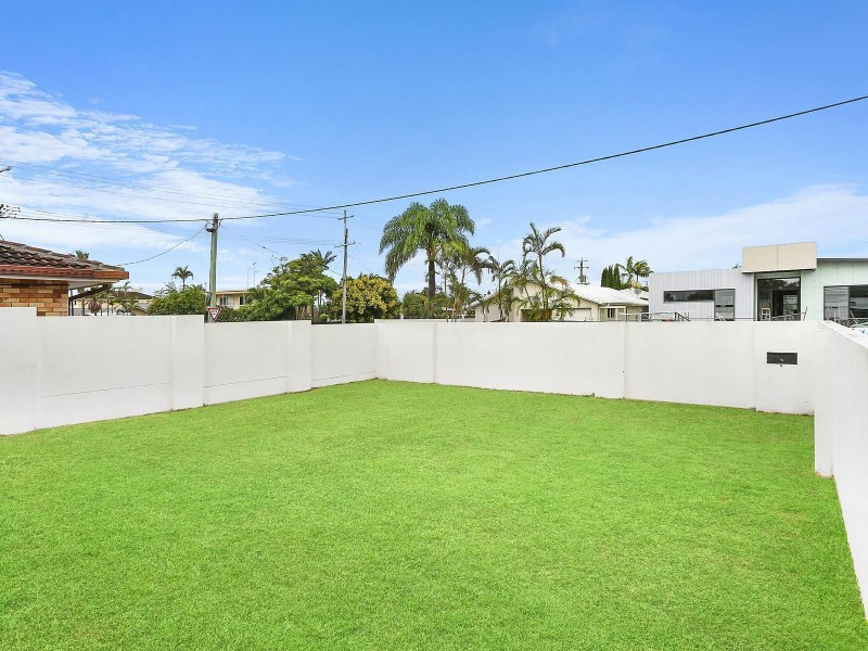1 Pensacola Court, Broadbeach Waters QLD 4218