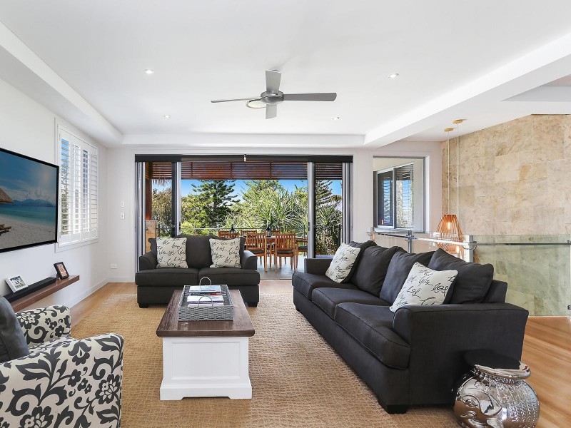 52 Shearwater Esplanade, Runaway Bay QLD 4216