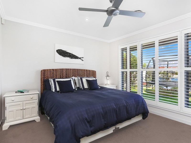 52 Shearwater Esplanade, Runaway Bay QLD 4216