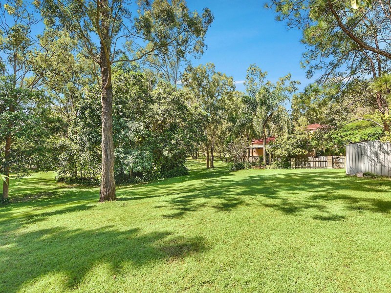 1 Uplands Drive, Parkwood QLD 4214
