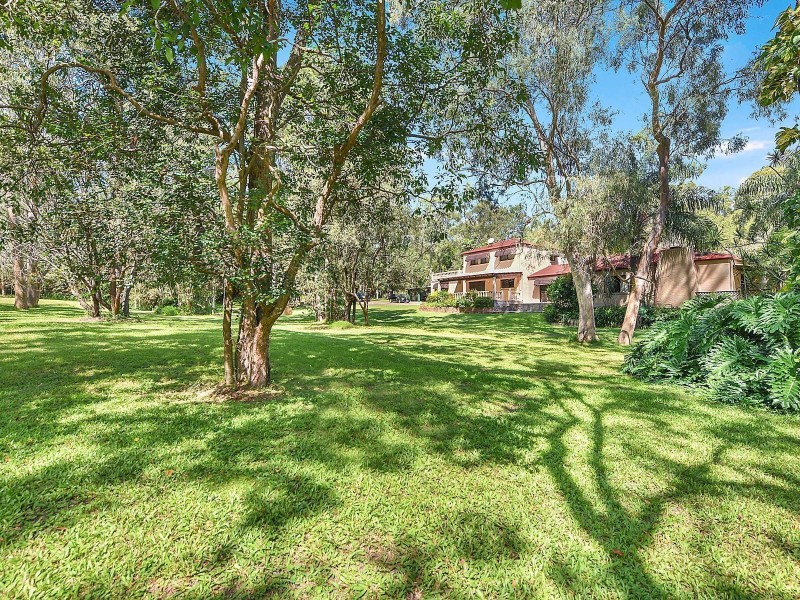 1 Uplands Drive, Parkwood QLD 4214