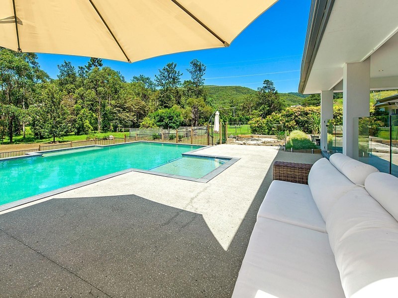 18 Del Court, Wongawallan QLD 4210