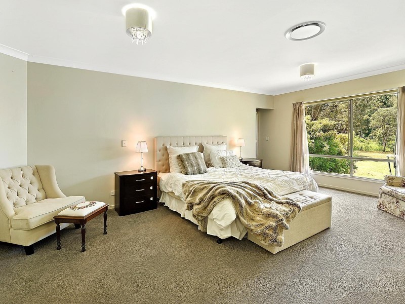 18 Del Court, Wongawallan QLD 4210