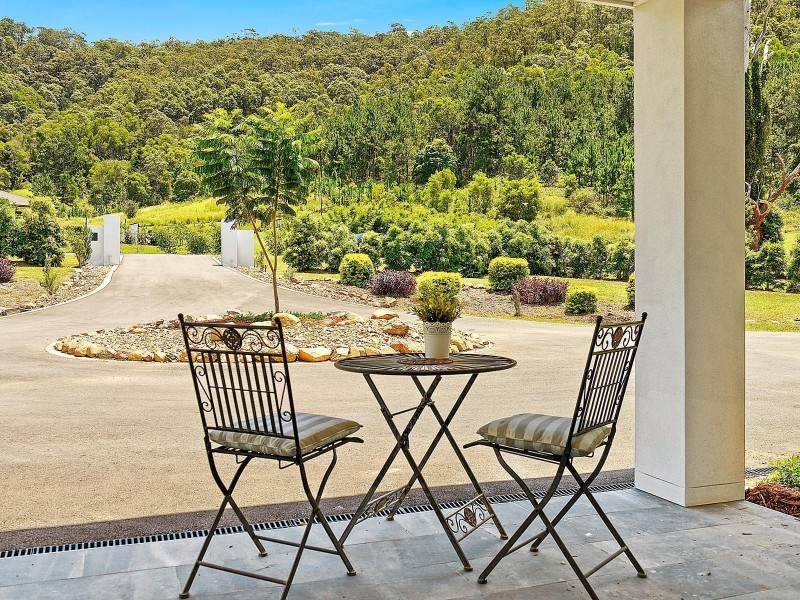 18 Del Court, Wongawallan QLD 4210