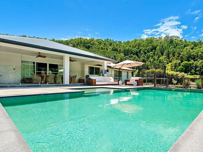 18 Del Court, Wongawallan QLD 4210