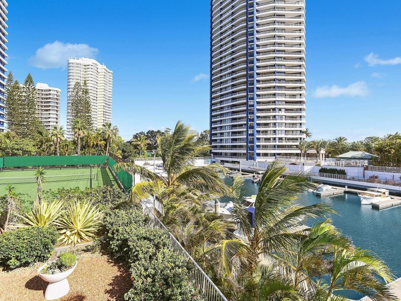 3/5 Oatland Esplanade, Runaway Bay QLD 4216