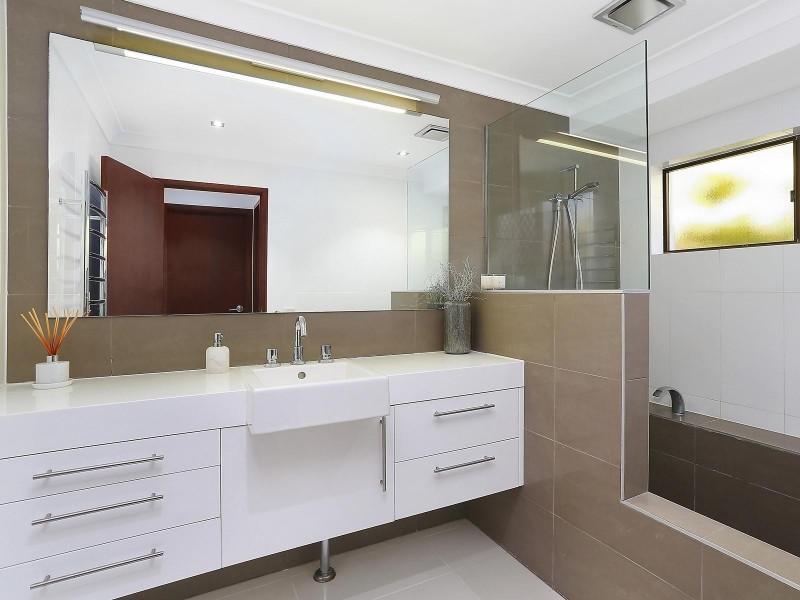 13 Jaguar Drive, Bundall QLD 4217