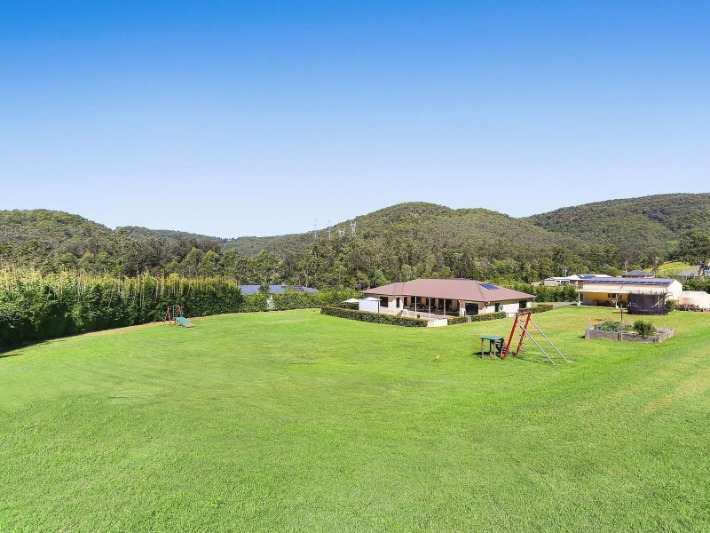 15 Del Court, Wongawallan QLD 4210