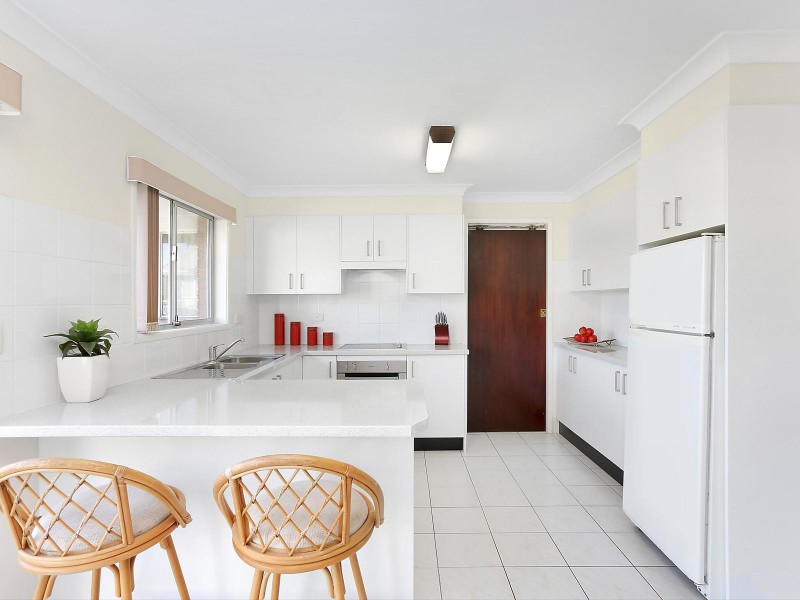 7 Sundowner Court, Mermaid Waters QLD 4218