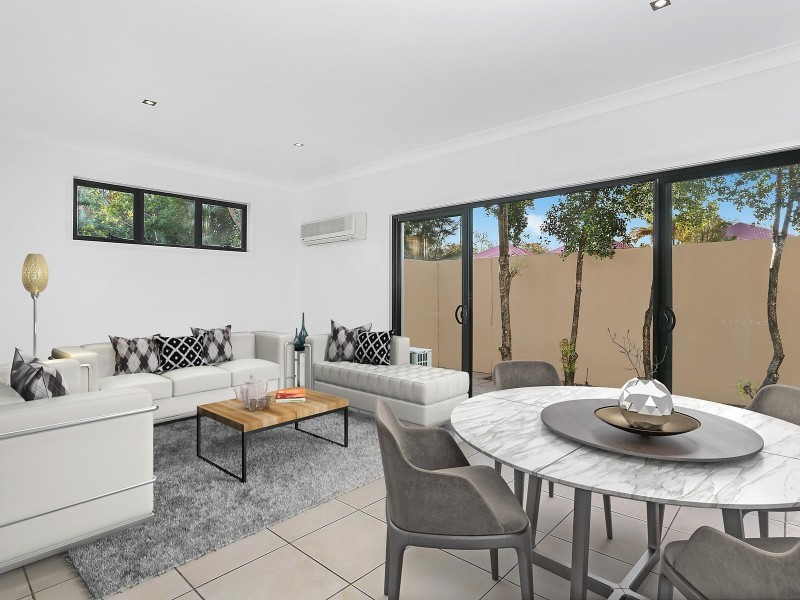 6/33 Harley Street, Labrador QLD 4215