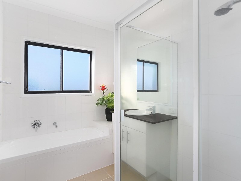 6/33 Harley Street, Labrador QLD 4215