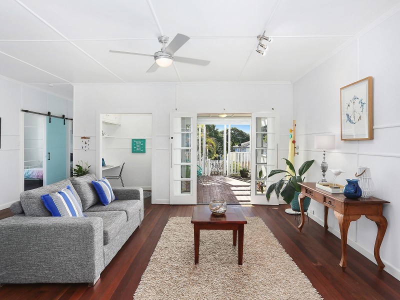 66 Central Street, Labrador QLD 4215