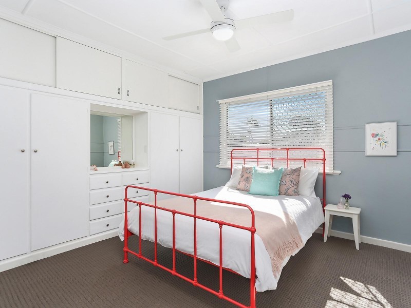 66 Central Street, Labrador QLD 4215