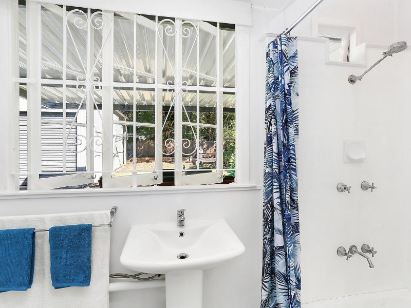 66 Central Street, Labrador QLD 4215