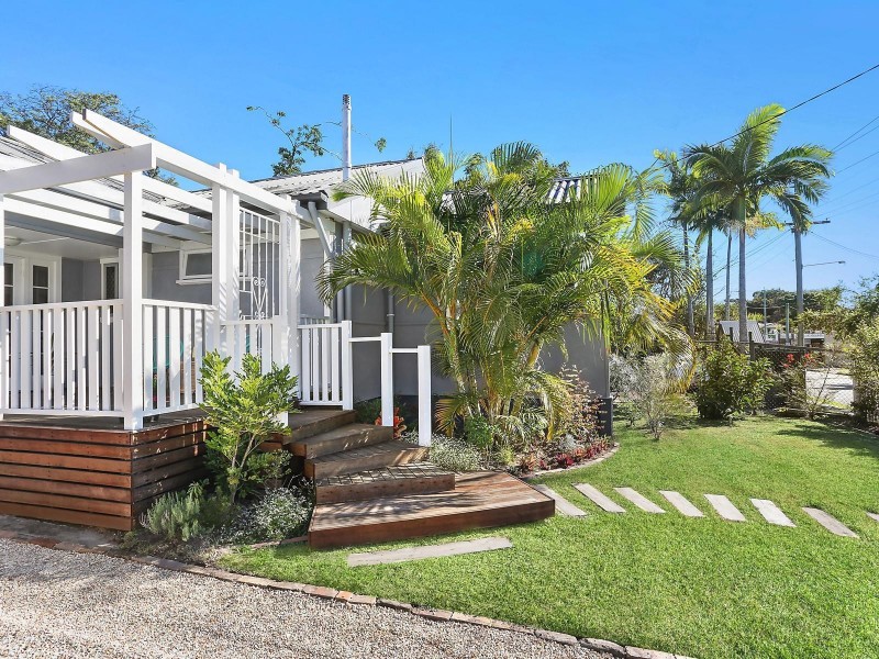 66 Central Street, Labrador QLD 4215