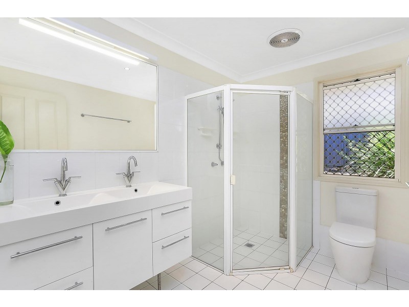 3 Bryce Lane, Labrador QLD 4215