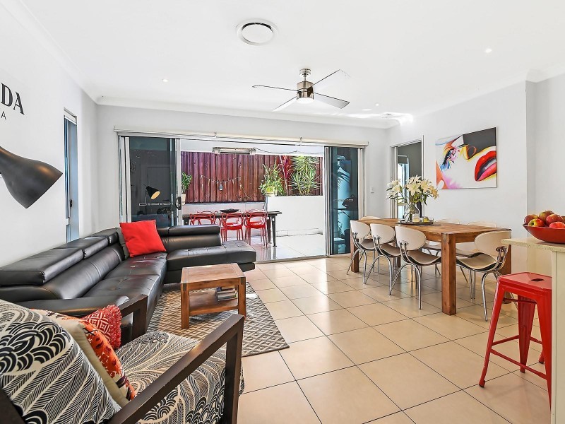 1/84 Falconer Street, Southport QLD 4215