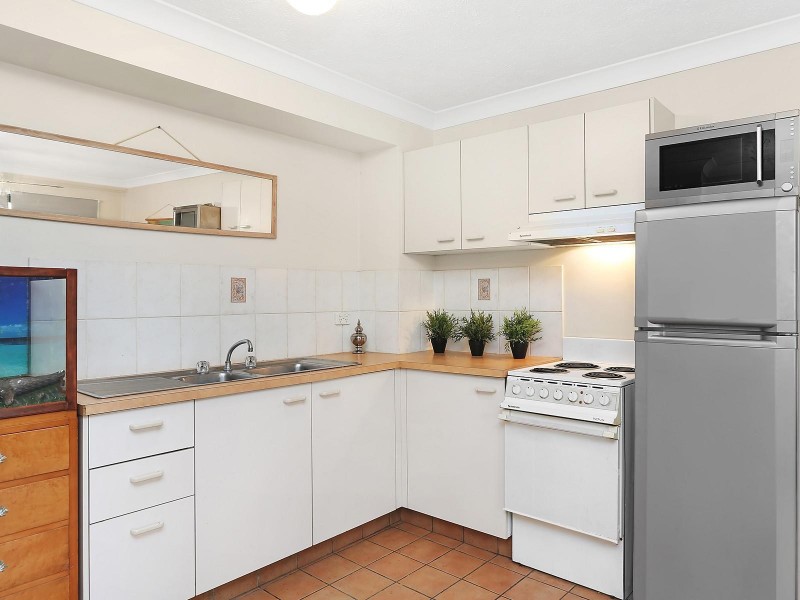 18/3650 Main Beach Parade, Main Beach QLD 4217