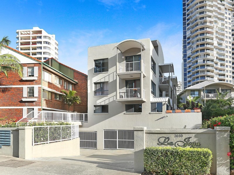 18/3650 Main Beach Parade, Main Beach QLD 4217