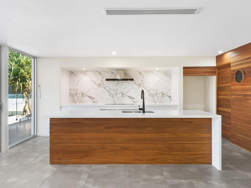 154 Alison Road, Carrara QLD 4211