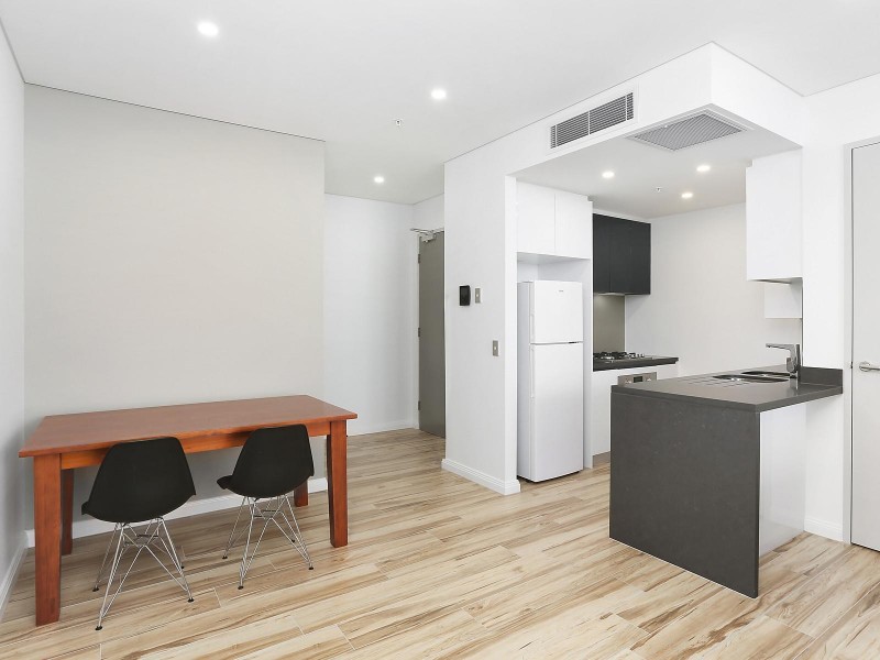 3909/2 Como Crescent, Southport QLD 4215