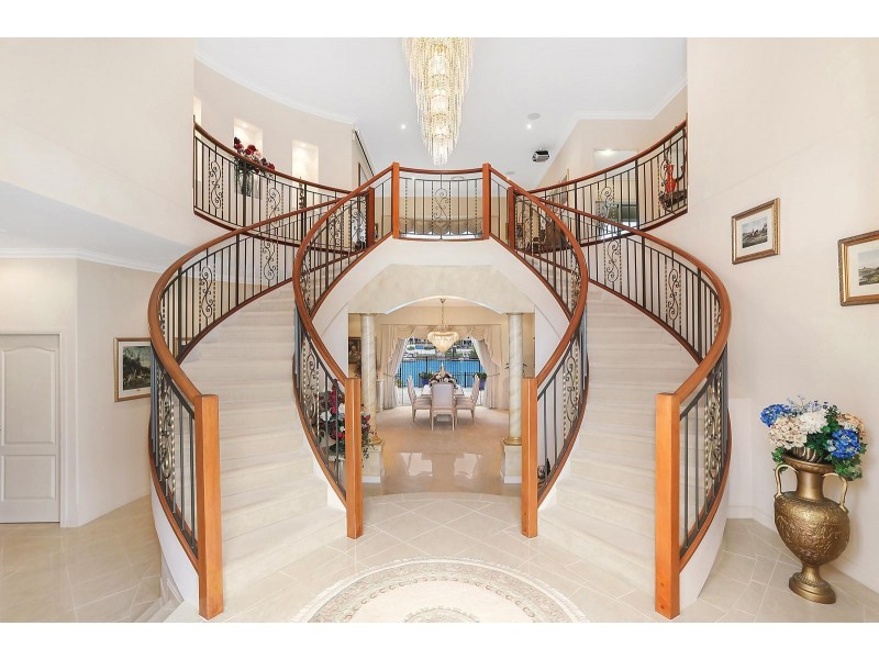 41 Sir Bruce Small Boulevard, Benowa Waters QLD 4217