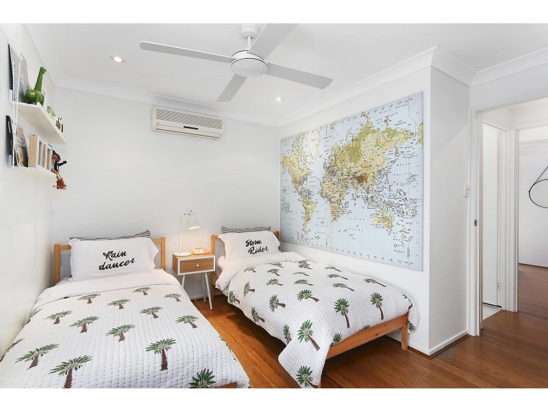 7 Darnay Road, Broadbeach Waters QLD 4218