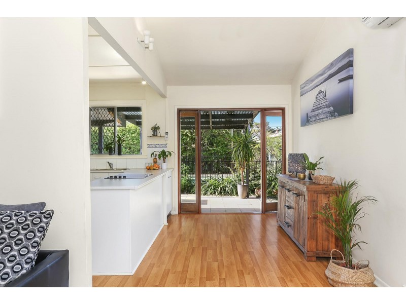 95 Central Street, Labrador QLD 4215