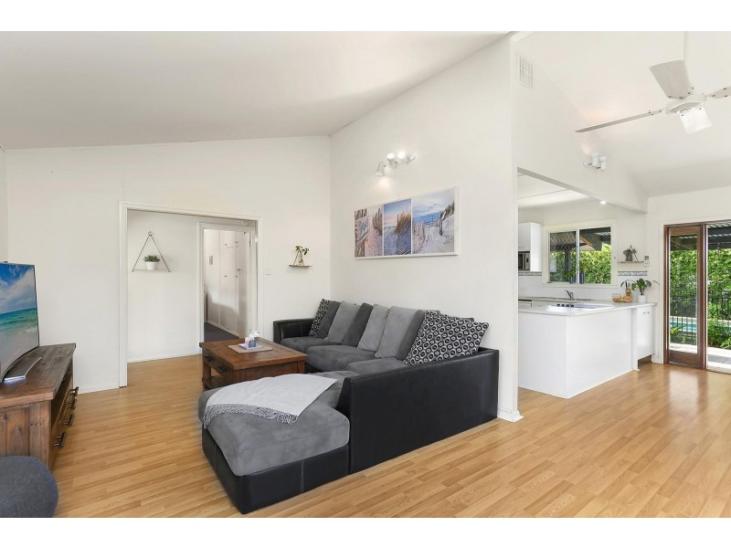 95 Central Street, Labrador QLD 4215