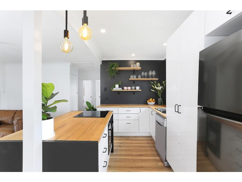 15 Susanne Street, Southport QLD 4215