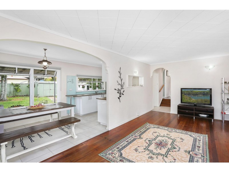 4 Saltash Street, Labrador QLD 4215